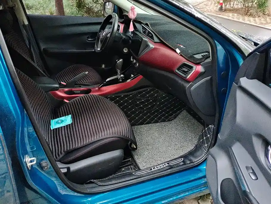 Nissan Bluebird — миниатюра 7
