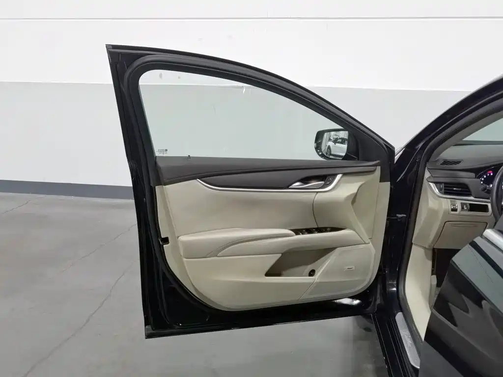 Cadillac XTS — миниатюра 8