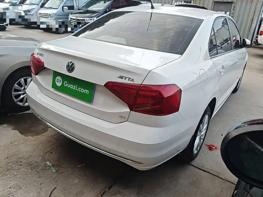 Volkswagen Jetta — миниатюра 7