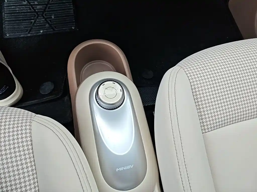 Wuling MINIEV — миниатюра 14