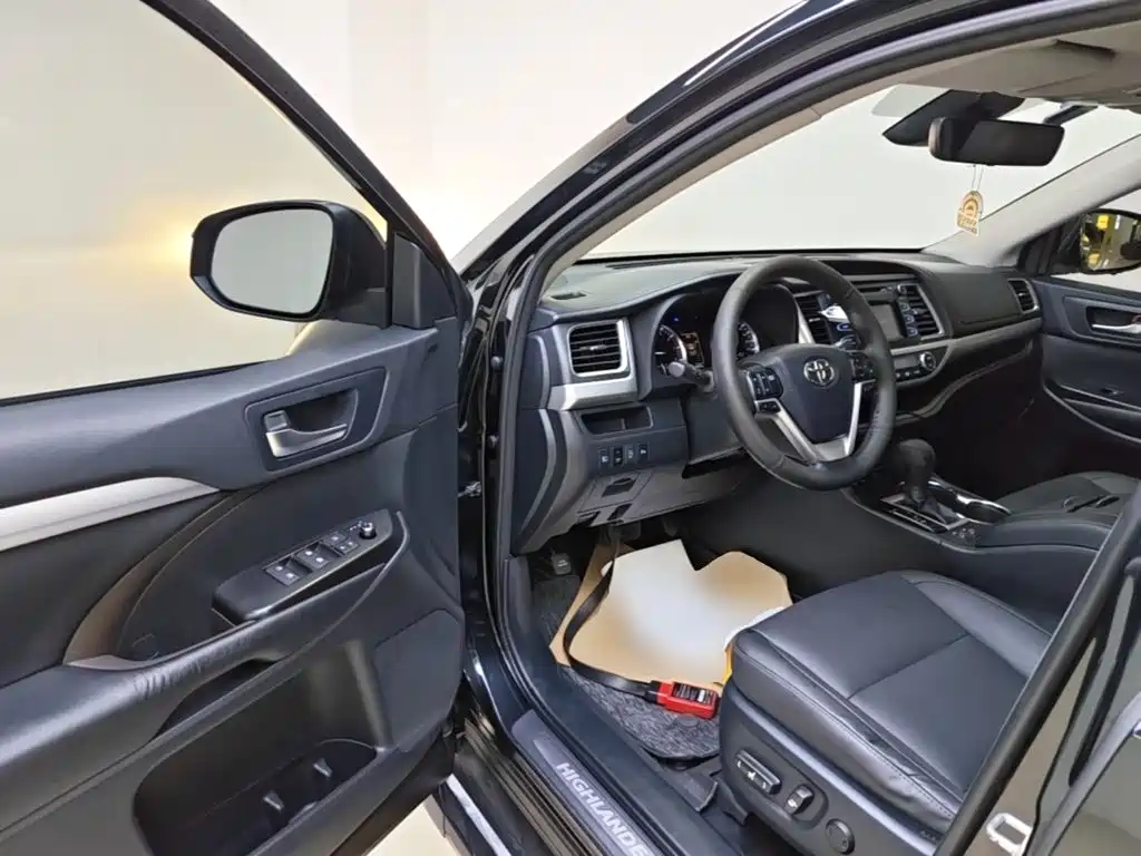 Toyota Highlander — миниатюра 16