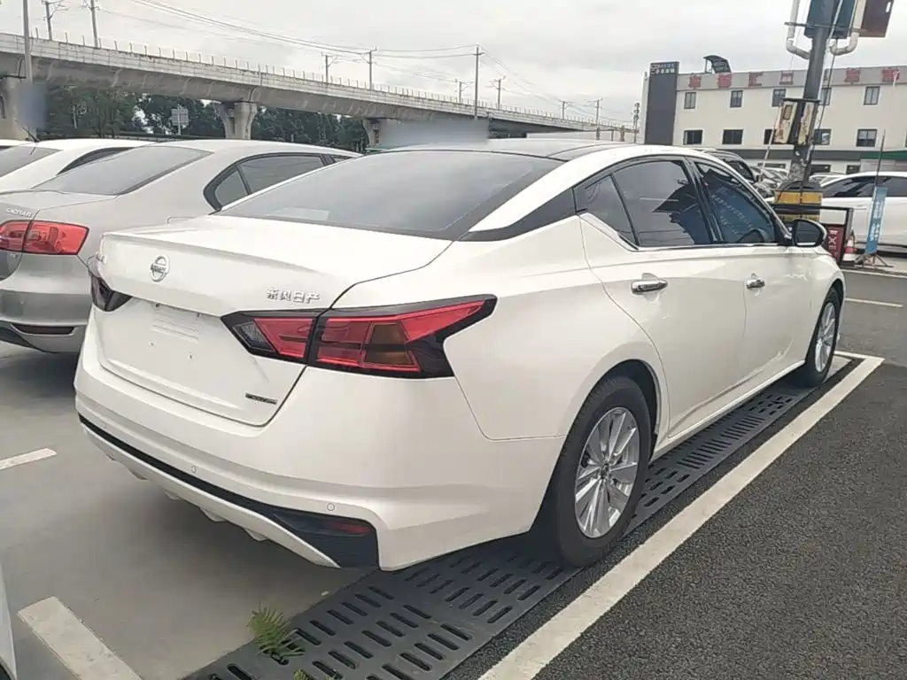 Nissan Teana — миниатюра 7