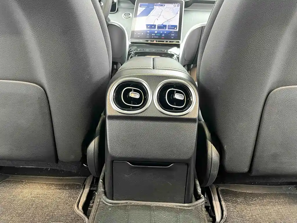Mercedes-Benz C-Class — миниатюра 15
