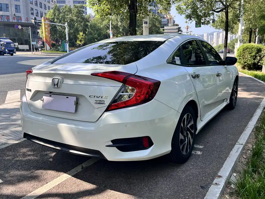 Honda Civic — миниатюра 9