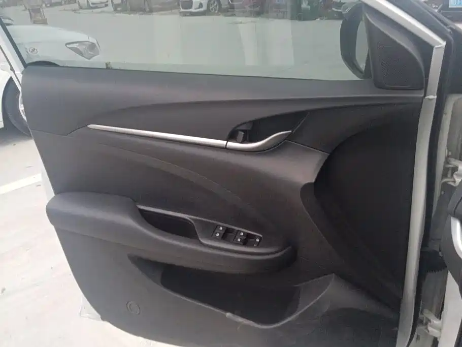 Buick Excelle — миниатюра 7