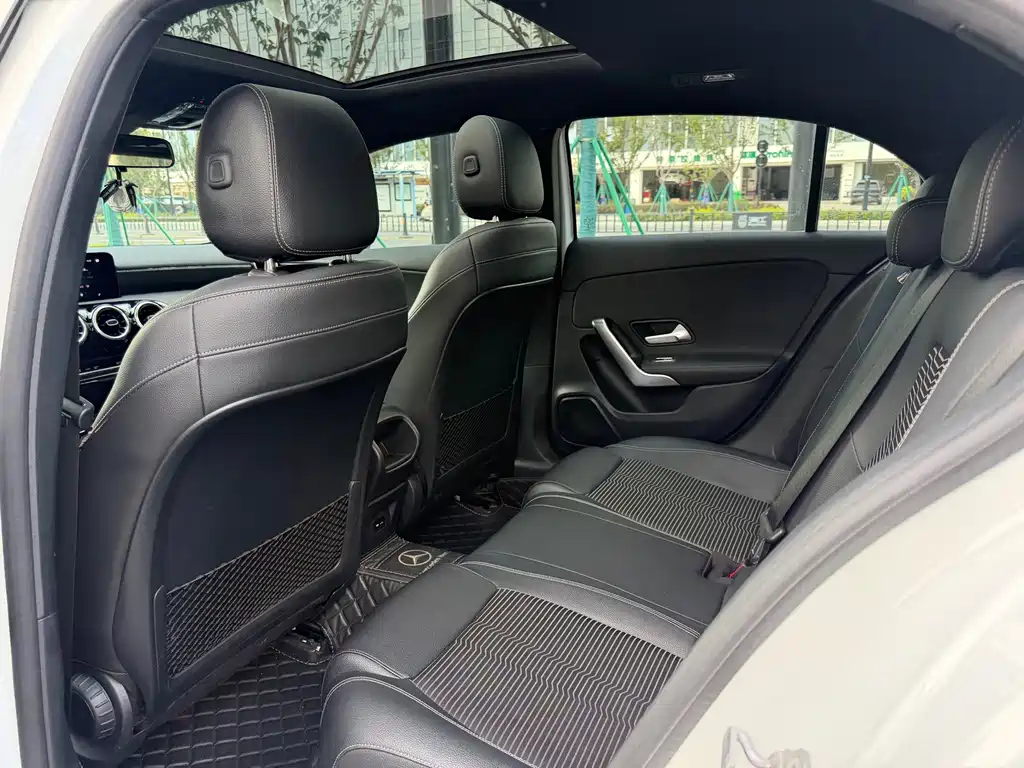 Mercedes-Benz A-Class (Import) — миниатюра 12
