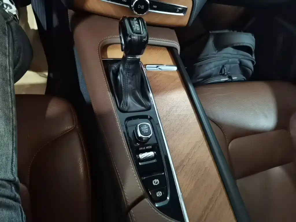 Volvo XC90 — миниатюра 14