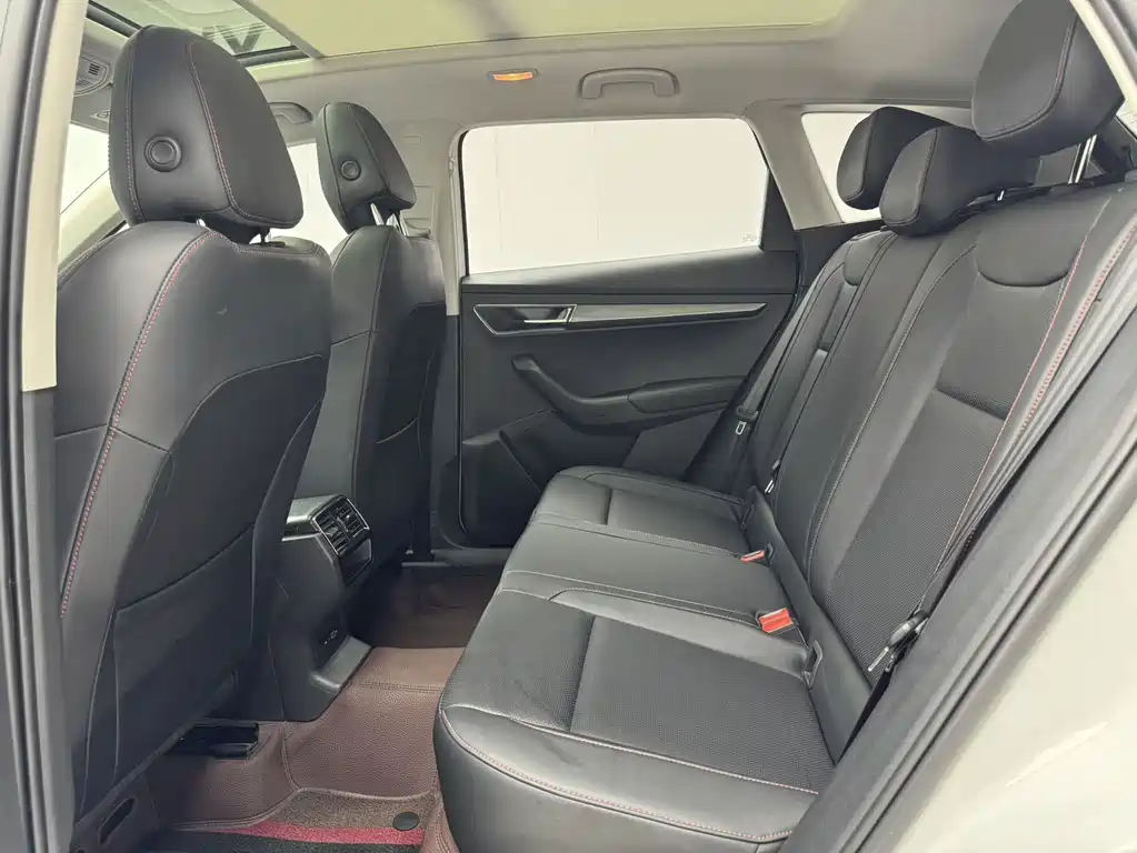 Skoda Karoq — миниатюра 8