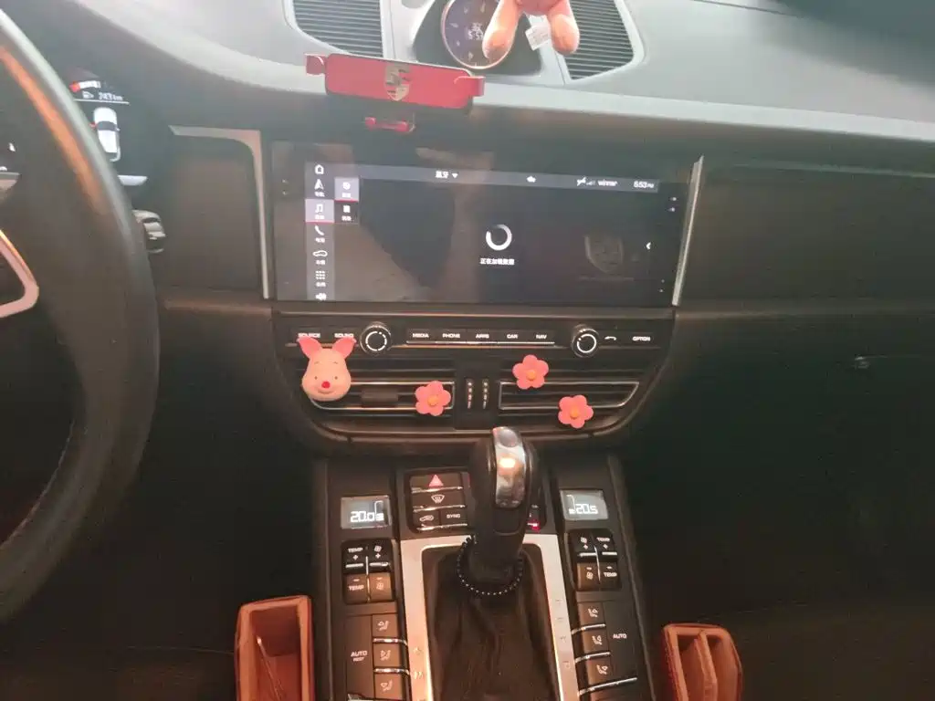 Porsche Macan — миниатюра 14