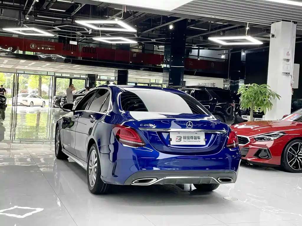 Mercedes-Benz C-Class — миниатюра 12