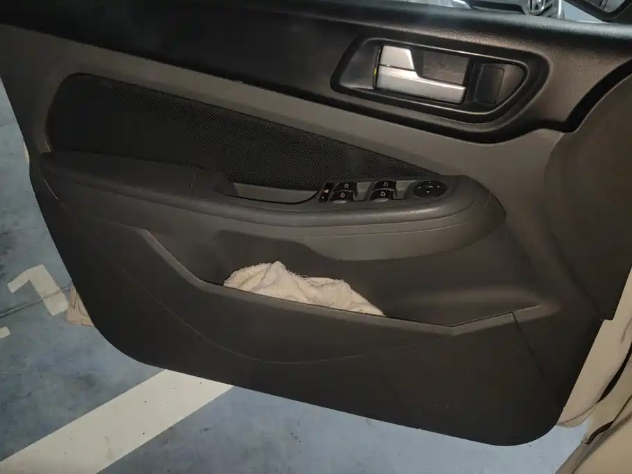 Ford Focus — миниатюра 7