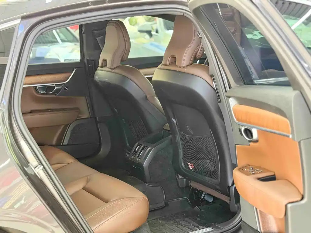 Volvo S90 — миниатюра 15