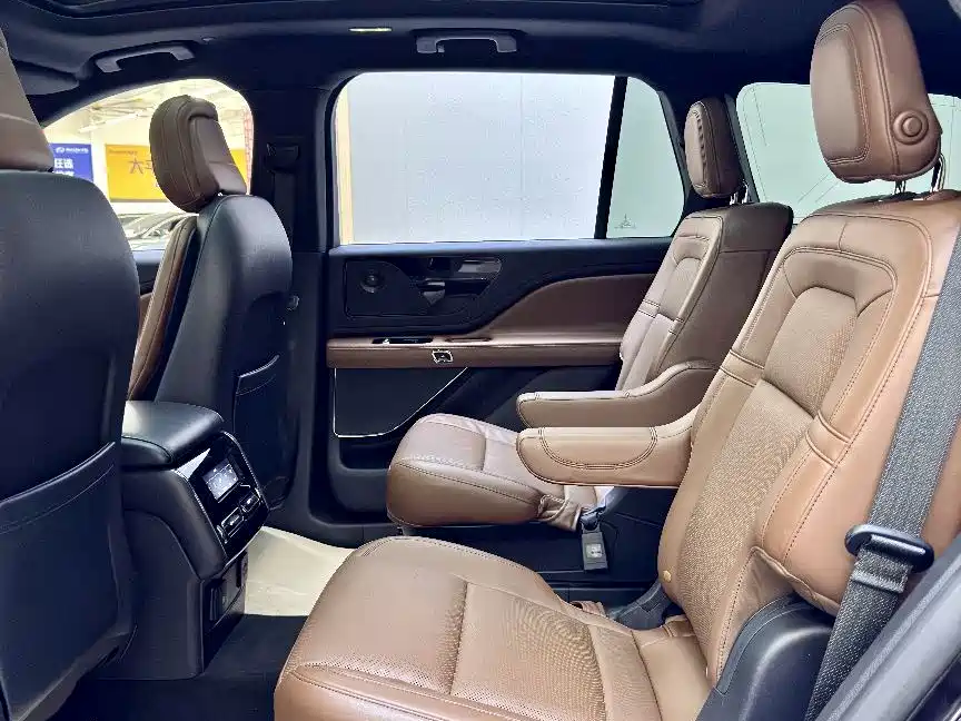 Lincoln Aviator — миниатюра 10