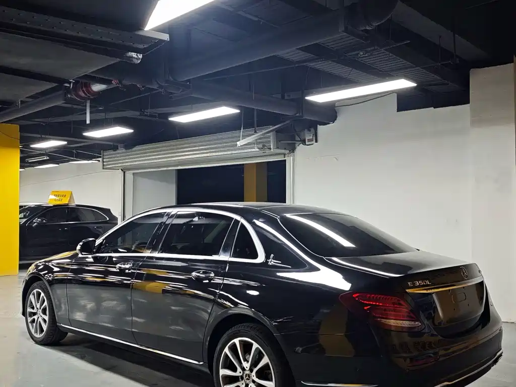 Mercedes-Benz E-Class — миниатюра 9
