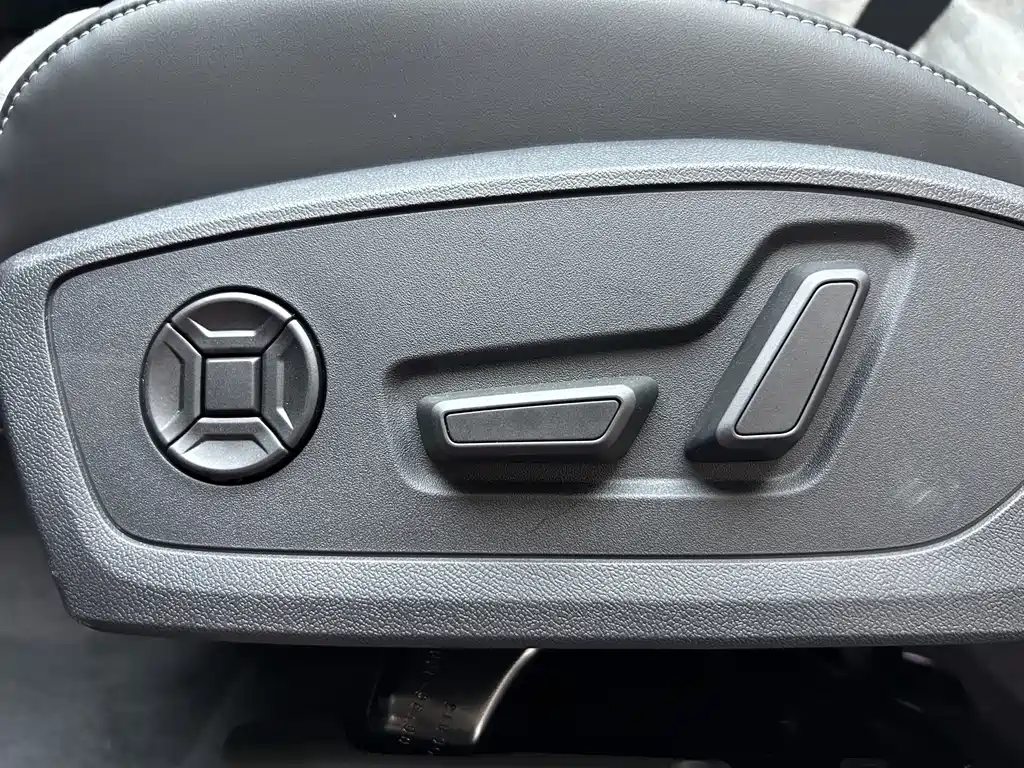 Audi Q4 e-tron — миниатюра 19