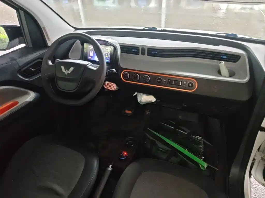 Wuling MINIEV — миниатюра 10