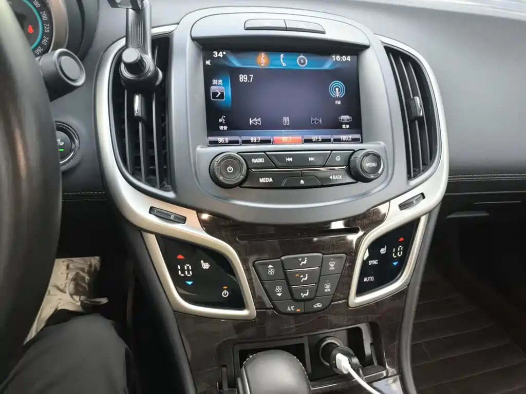 Buick LaCrosse — миниатюра 10