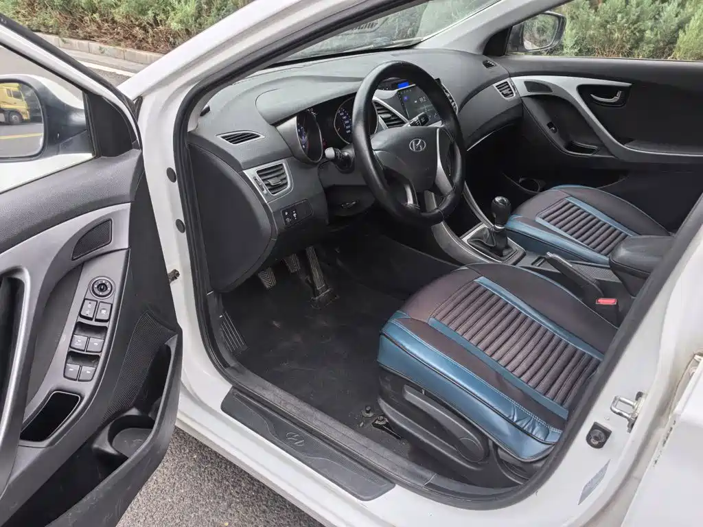 Hyundai Elantra Langdong — миниатюра 9