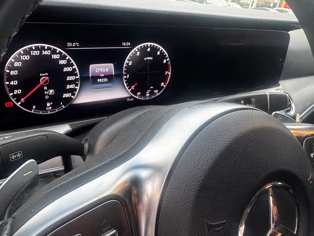 Mercedes-Benz E-Class (Import) — миниатюра 13