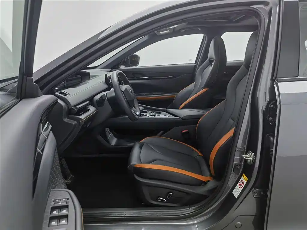 Changan UNI-V 2023 1.5T Premium