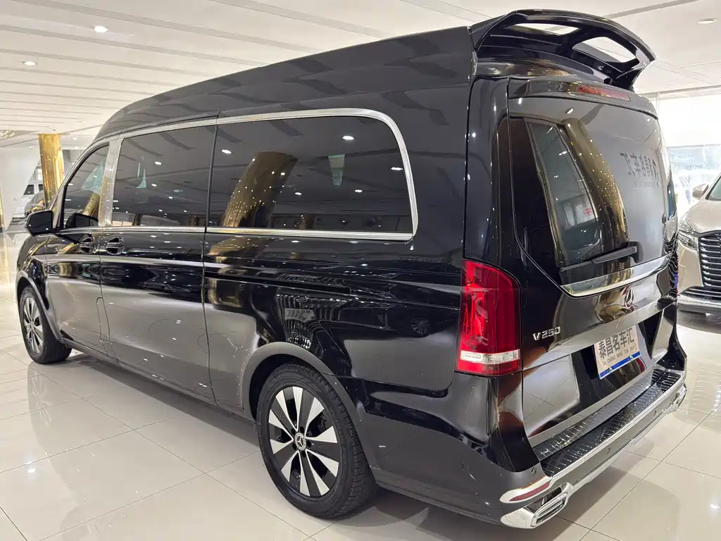 Mercedes-Benz V-Class (Import) — миниатюра 4