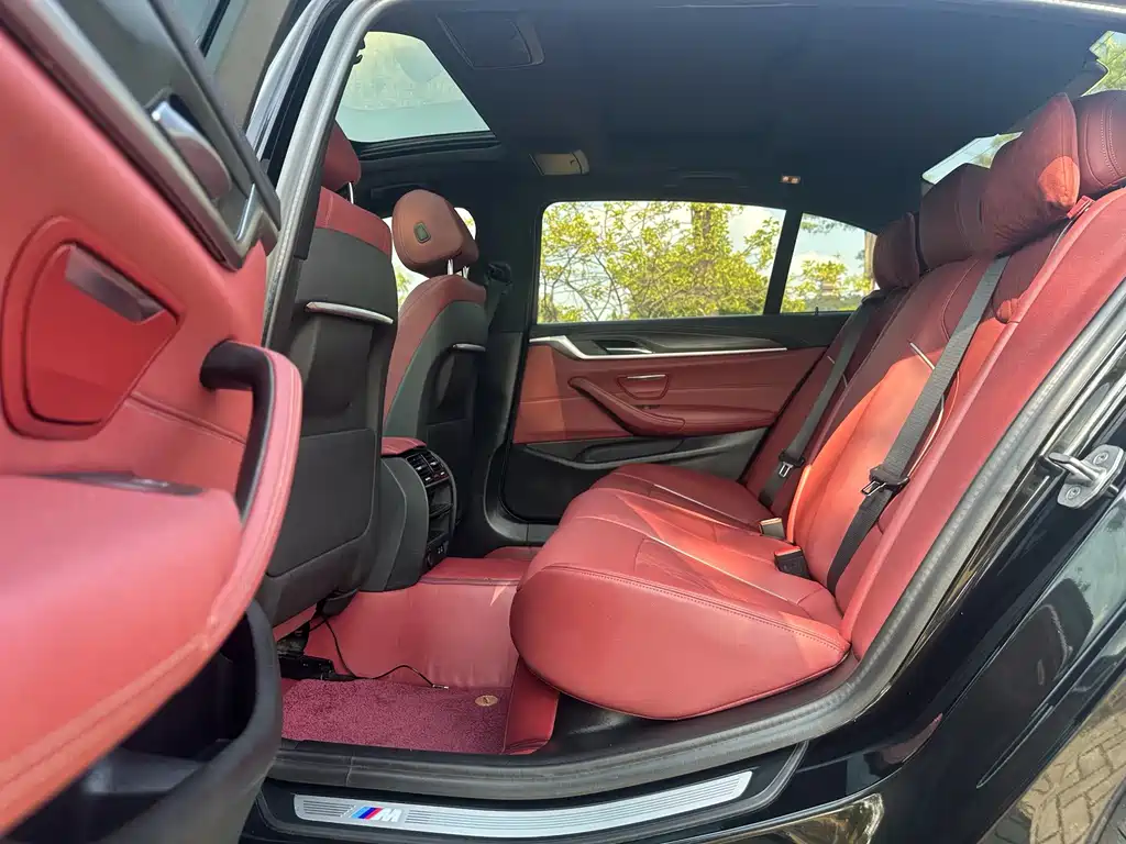 BMW 5 Series — миниатюра 8
