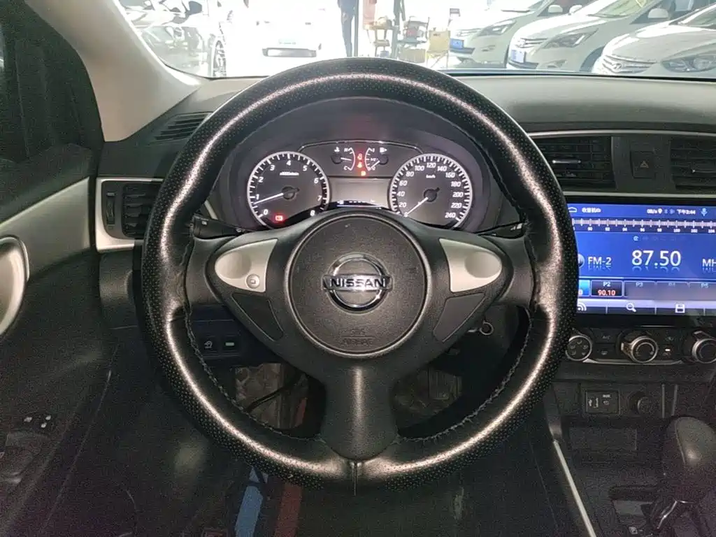 Nissan Sylphy — миниатюра 7