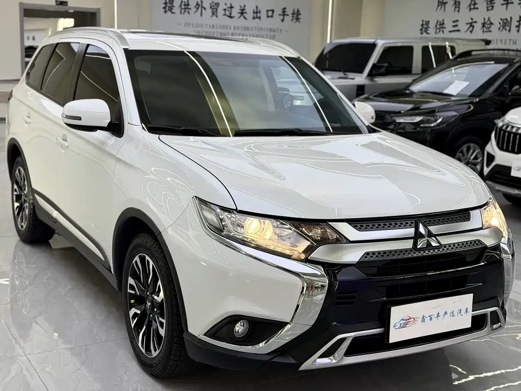 MITSUBISHI OUTLANDER