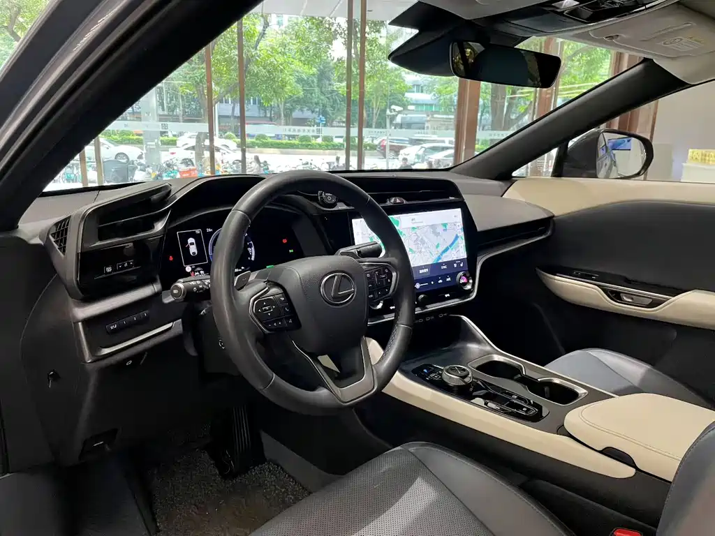 Lexus RZ — миниатюра 10