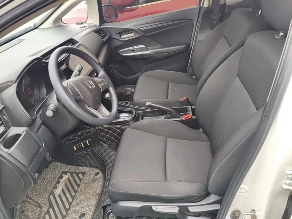 Honda Fit — миниатюра 15