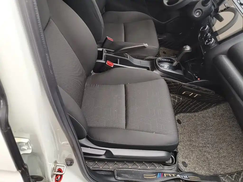 Honda Fit — миниатюра 25