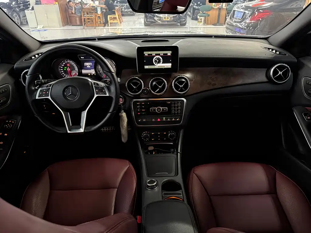 Mercedes-Benz GLA — миниатюра 6