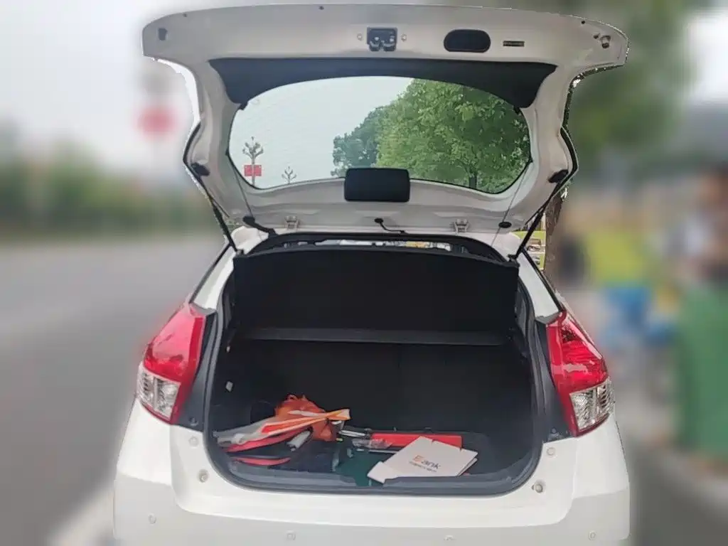 Toyota Yaris L — миниатюра 15