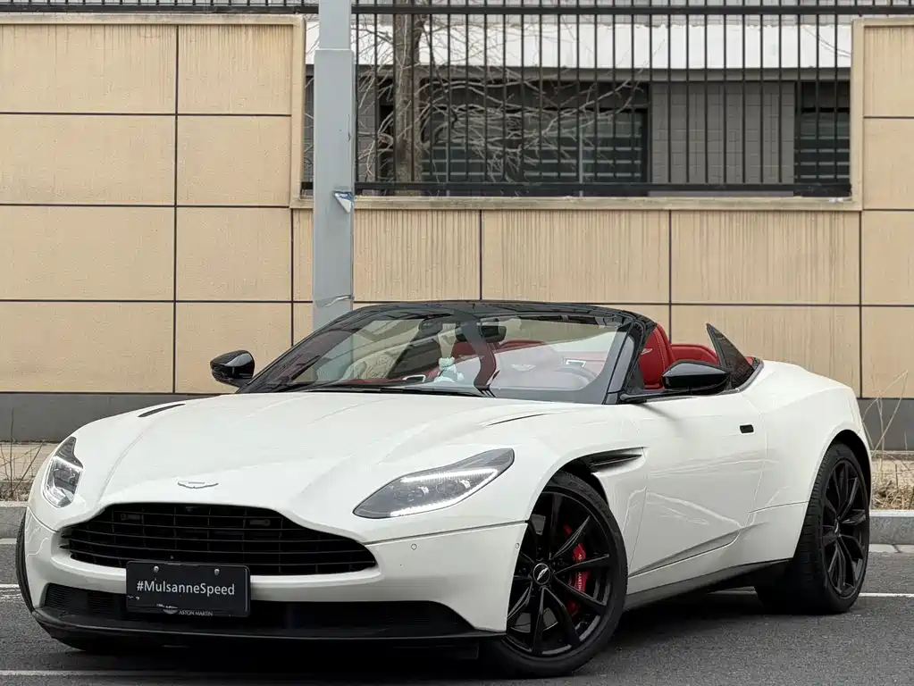 Купить Aston Martin DB11