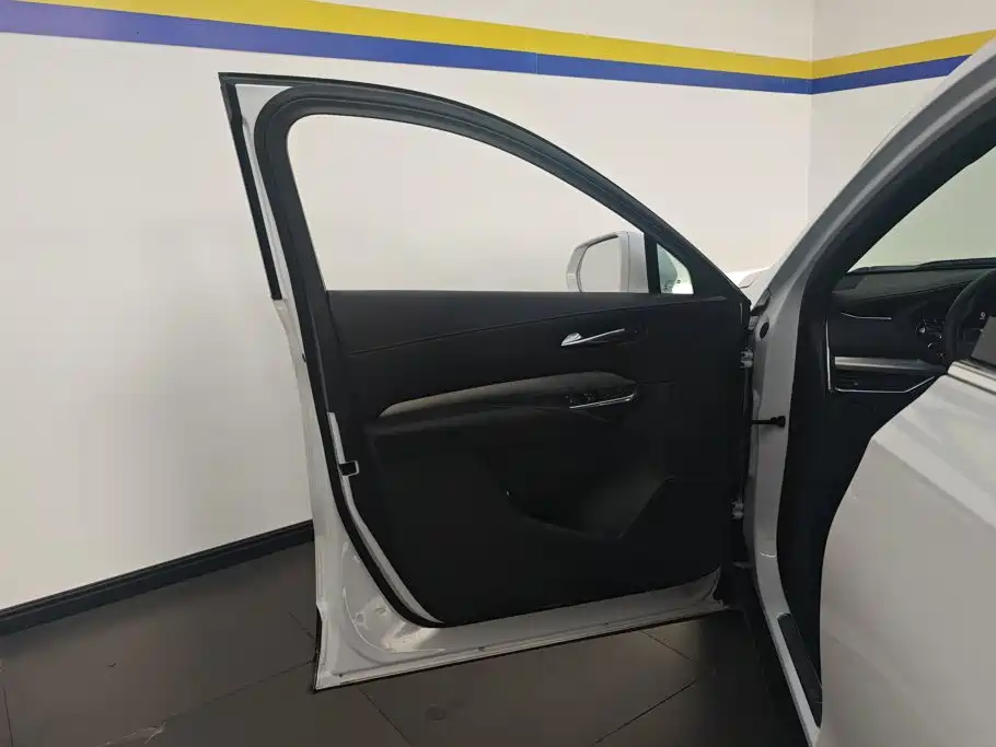Cadillac XT4 — миниатюра 7