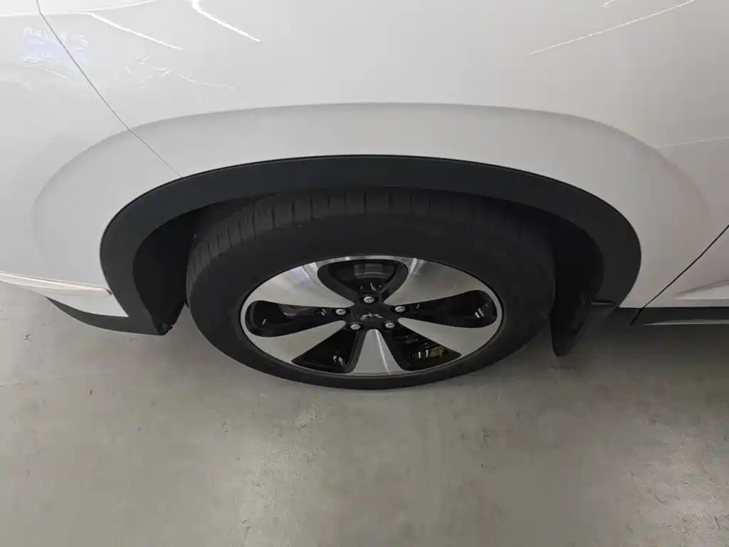 Wuling Xingyun — миниатюра 23
