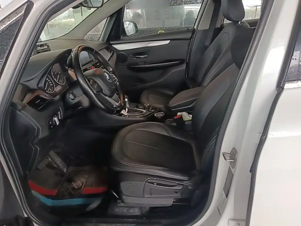 BMW 2 Series Active Tourer — миниатюра 15