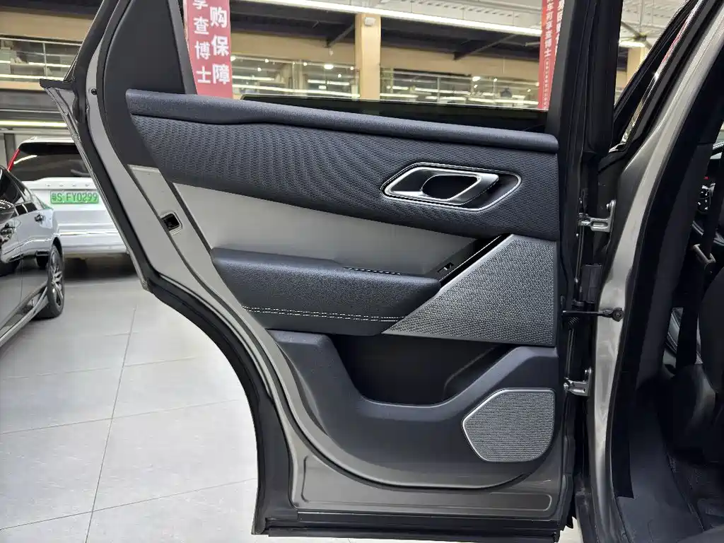 Land Rover Velar — миниатюра 7
