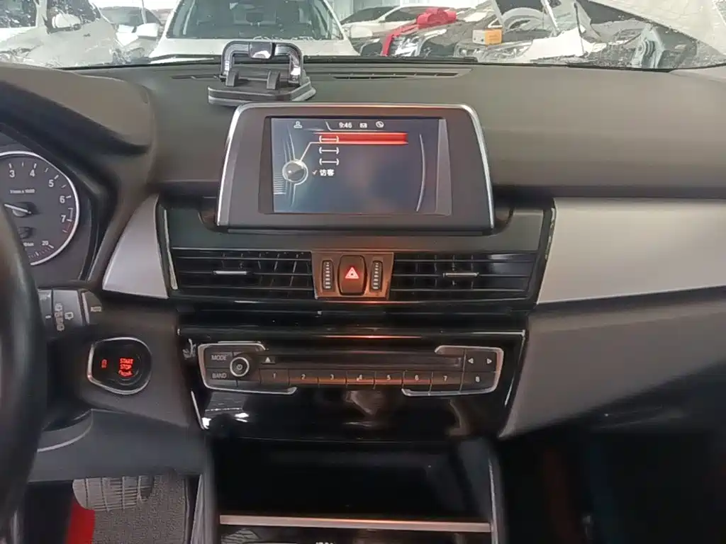 BMW 2 Series Active Tourer — миниатюра 13