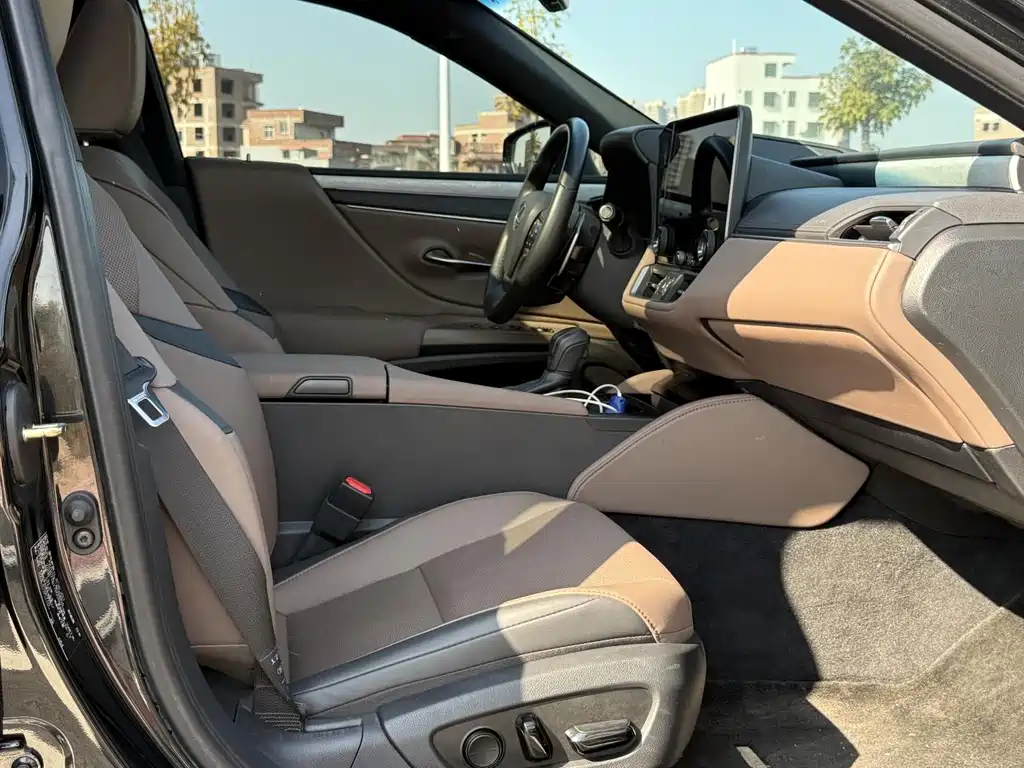 Lexus ES — миниатюра 9