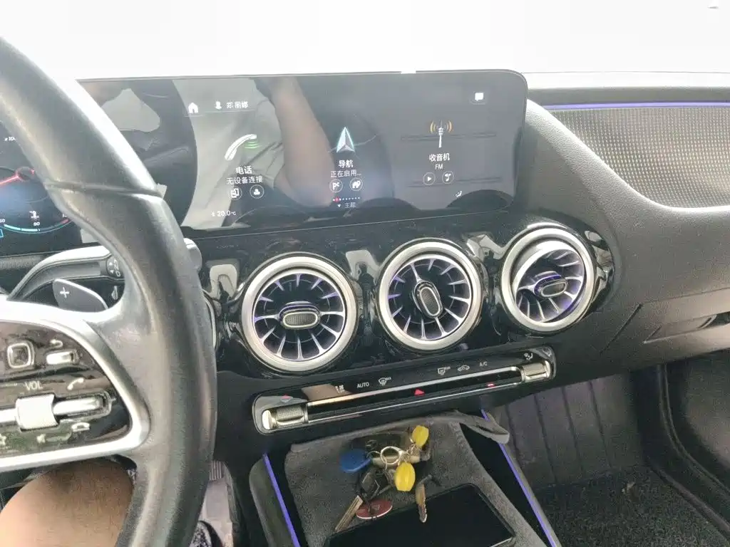 Mercedes-Benz GLA — миниатюра 6