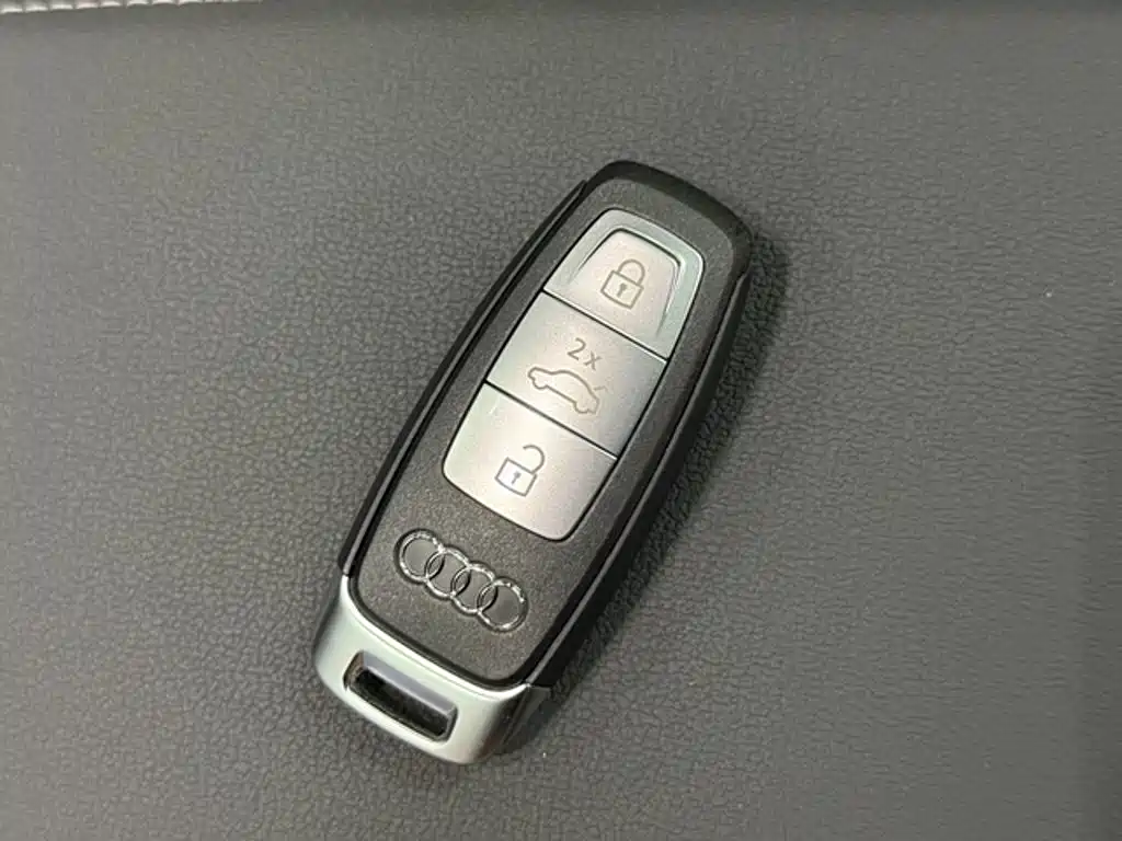 Audi Q4 e-tron — миниатюра 17