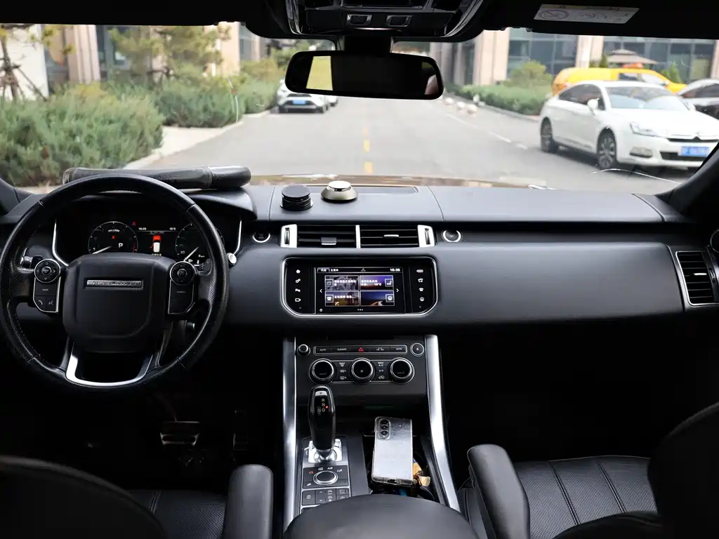 Land Rover Sport — миниатюра 9