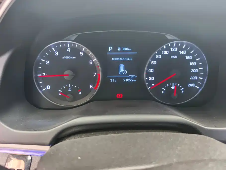 Hyundai Elantra — миниатюра 14