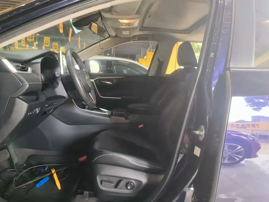 Toyota RAV4 — миниатюра 2