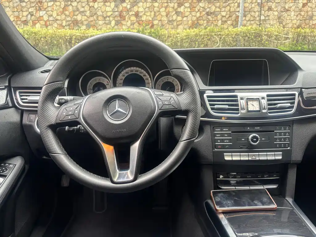 Mercedes-Benz E-Class — миниатюра 14