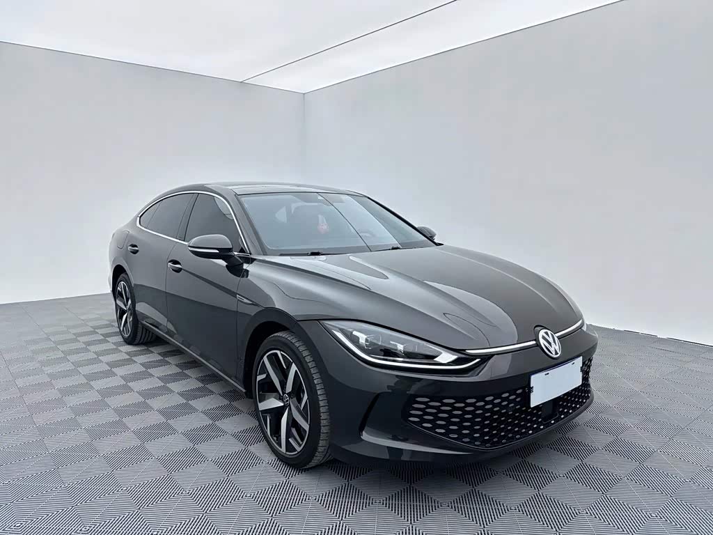 Jetour Jetour Dasheng 1.4 л 2023 г. Серебристо-серый, пробег 47000 км