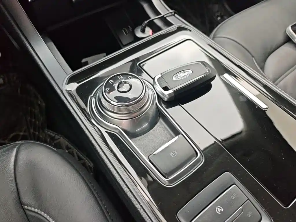 Ford Edge — миниатюра 14