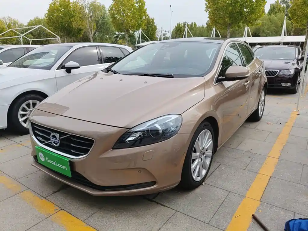 Volvo V40