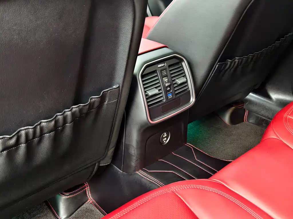 Porsche Macan — миниатюра 15
